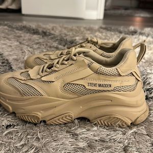 Steve Madden laced sneakers